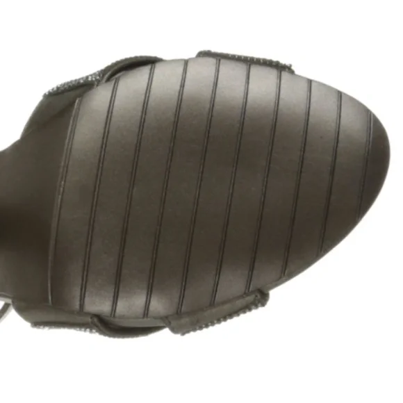 KWOB Kenneth Cole REACTION Crash 3.5 in. jeweled X-band toe strap dress sandal - Picture 3 of 7